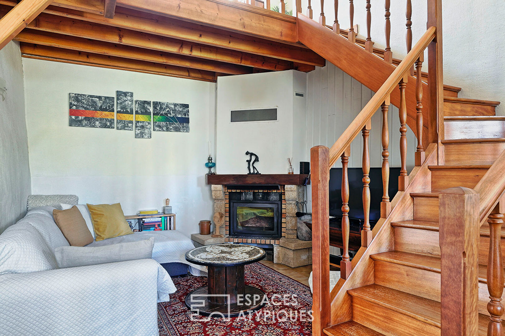 Ancien relais de poste avec jardin paysager dans la valle du Morin