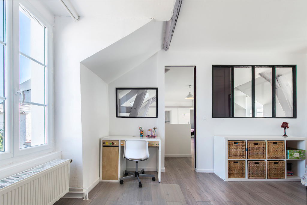 Country house with contemporary extension