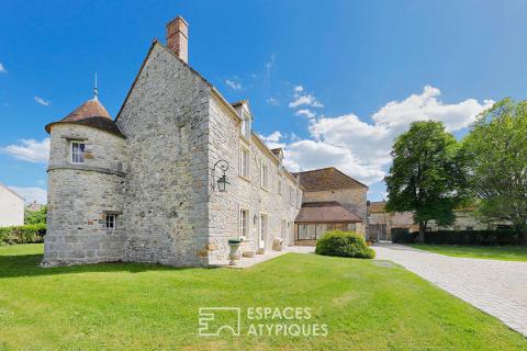 Character property with outbuildings near Montereau