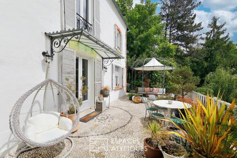 Maison 1900 et son beau jardin paysager en bord de Marne
