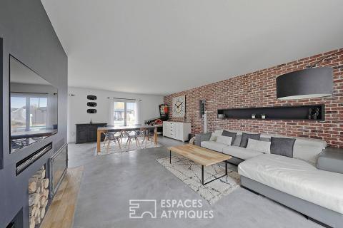 Villa d&rsquo;architecte et son jardin paysager avec piscine