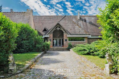 Maison d’architecte des années 70 et son domaine forestier d’exception
