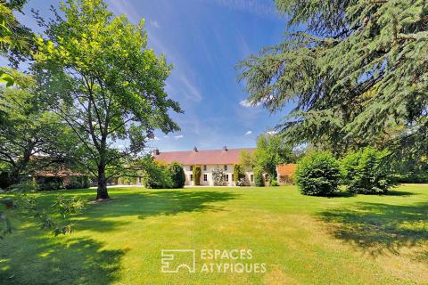 Exceptional property with park, indoor pool and tennis court