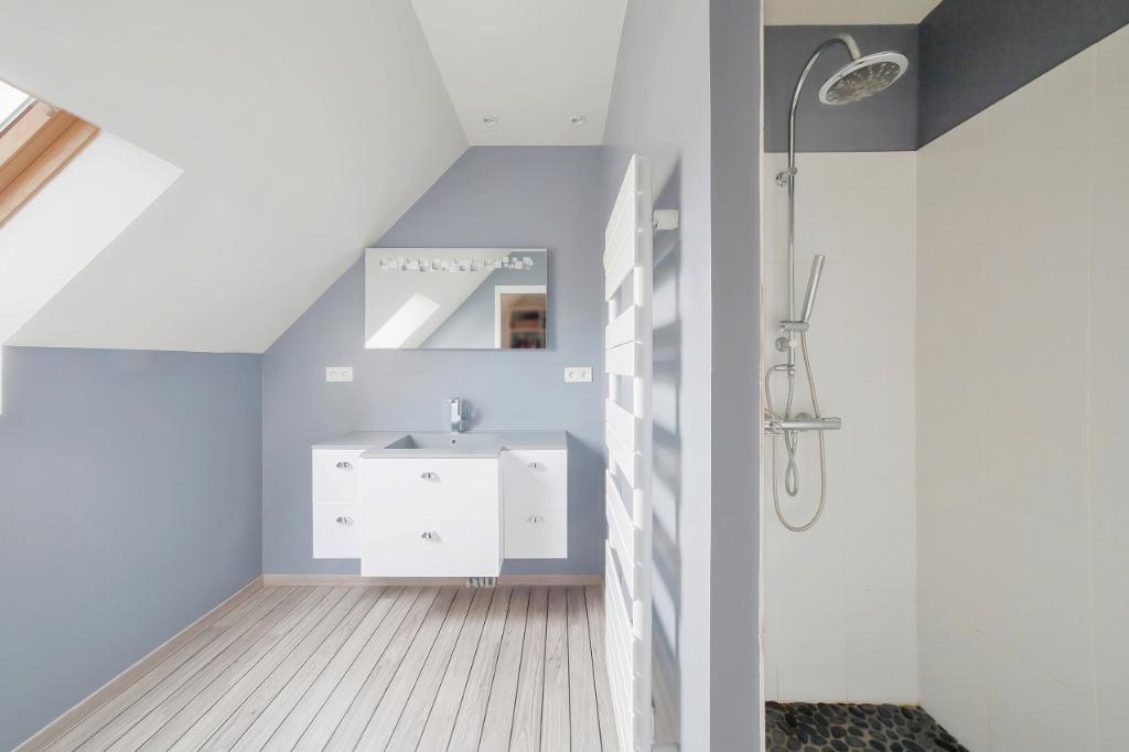Maison contemporaine avec piscine