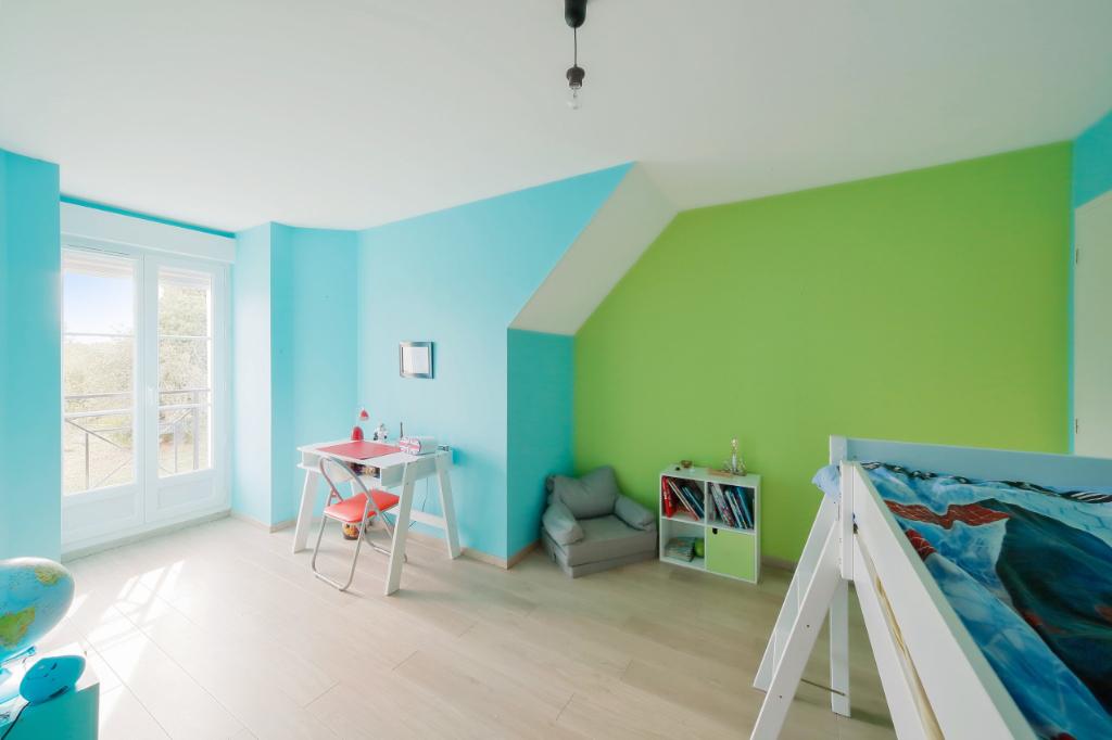 Maison contemporaine avec piscine