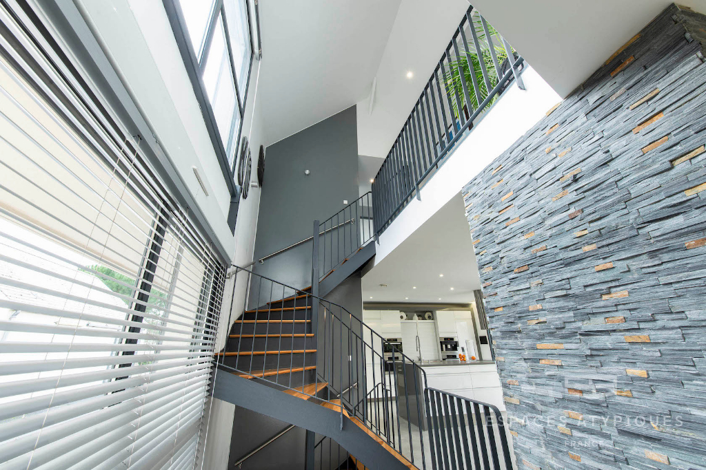 Villa d’architecte avec piscine