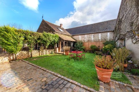 Authentique fermette rénovée avec piscine