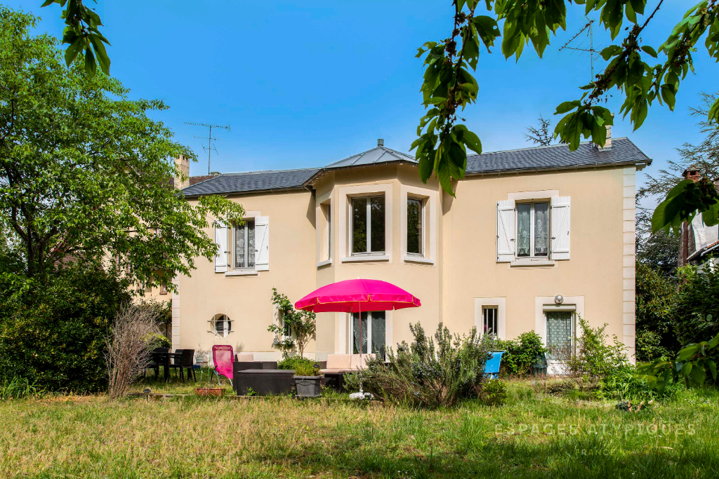 50s house renovated with garden