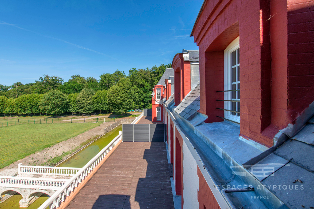 Appartement avec terrasse dans un château