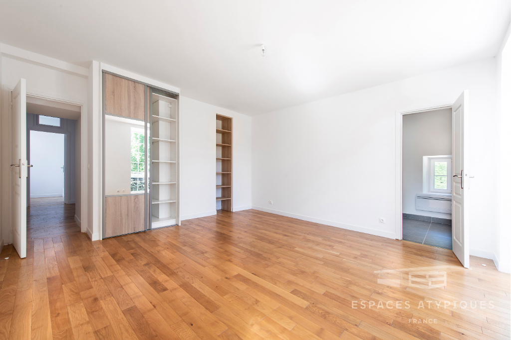 Appartement avec terrasse dans un château