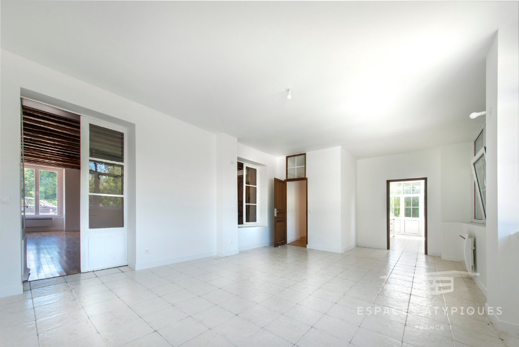 Appartement avec jardin privatif dans un château