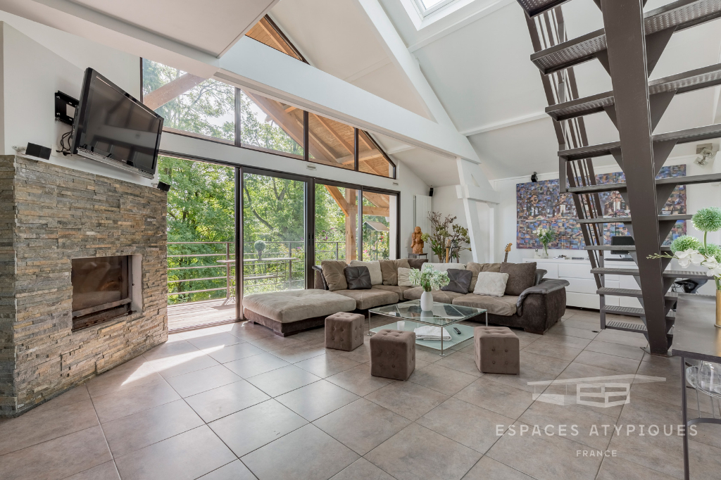 Contemporary house with breathtaking views of the Seine