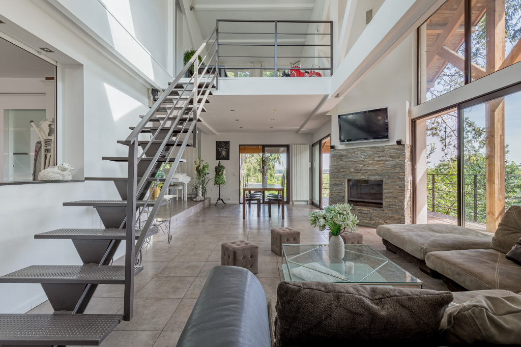 Contemporary house with breathtaking views of the Seine