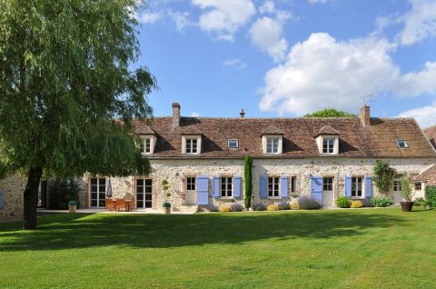 Renovated farmhouse with pool and outbuildings