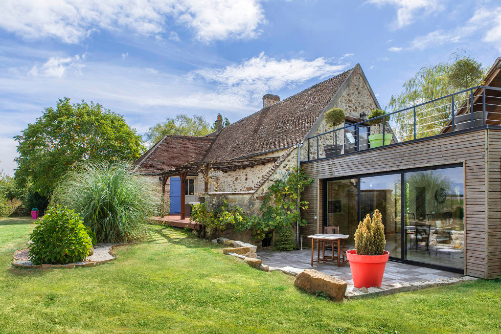 Renovated farmhouse with pool and outbuildings