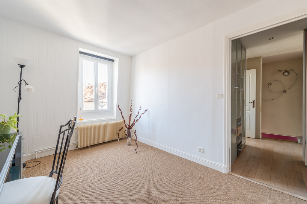 Appartement en duplex en centre-ville avec jardin