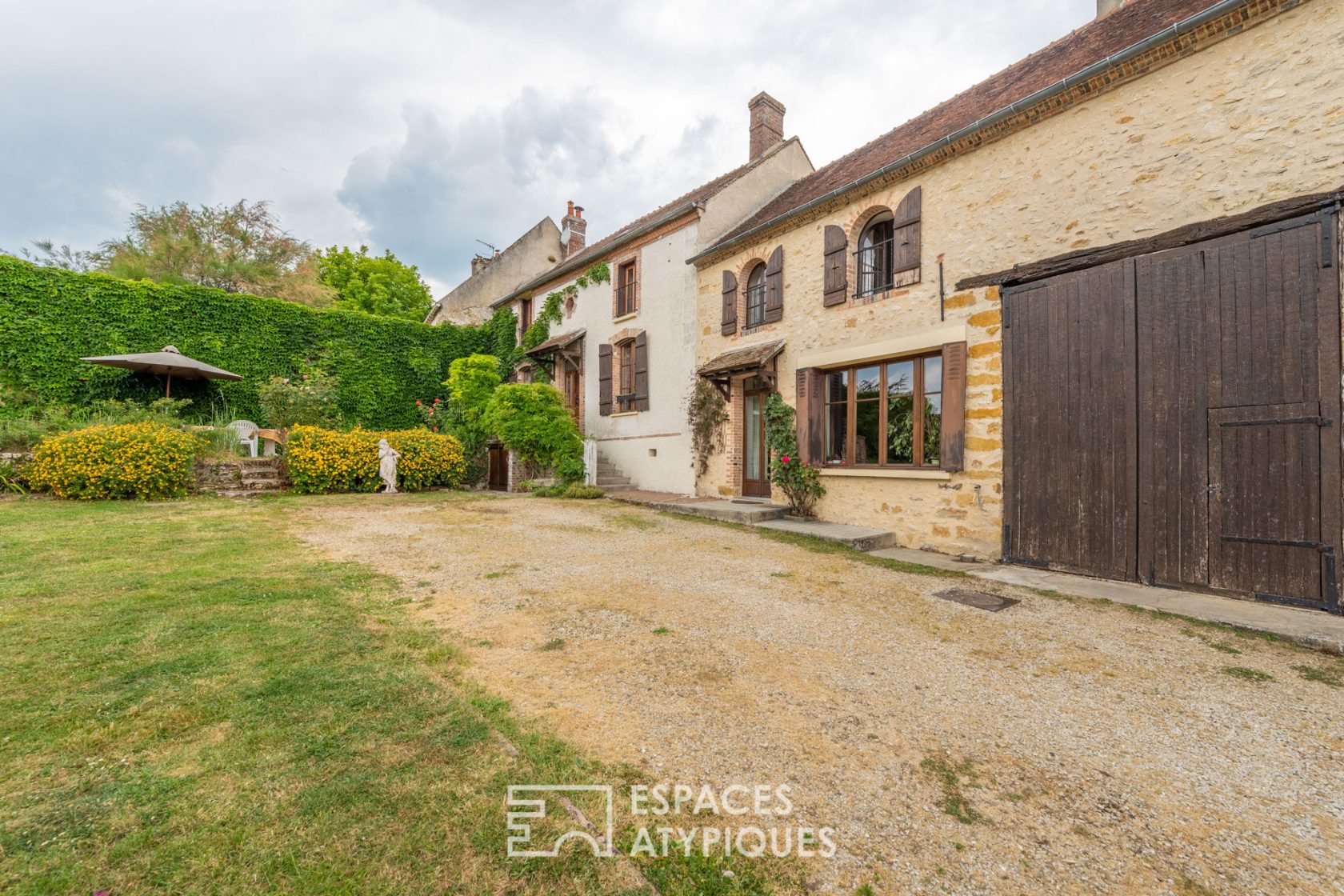 Country house with garden and outbuildings