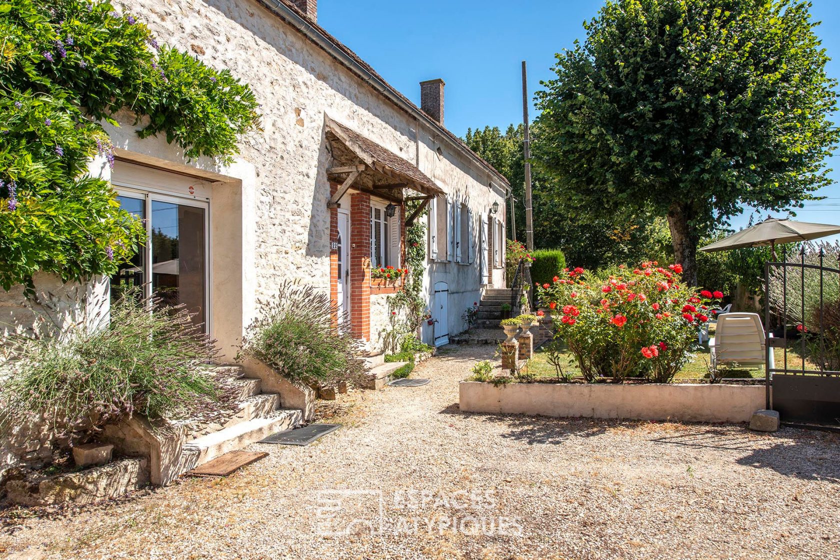 Charming longère with outbuilding