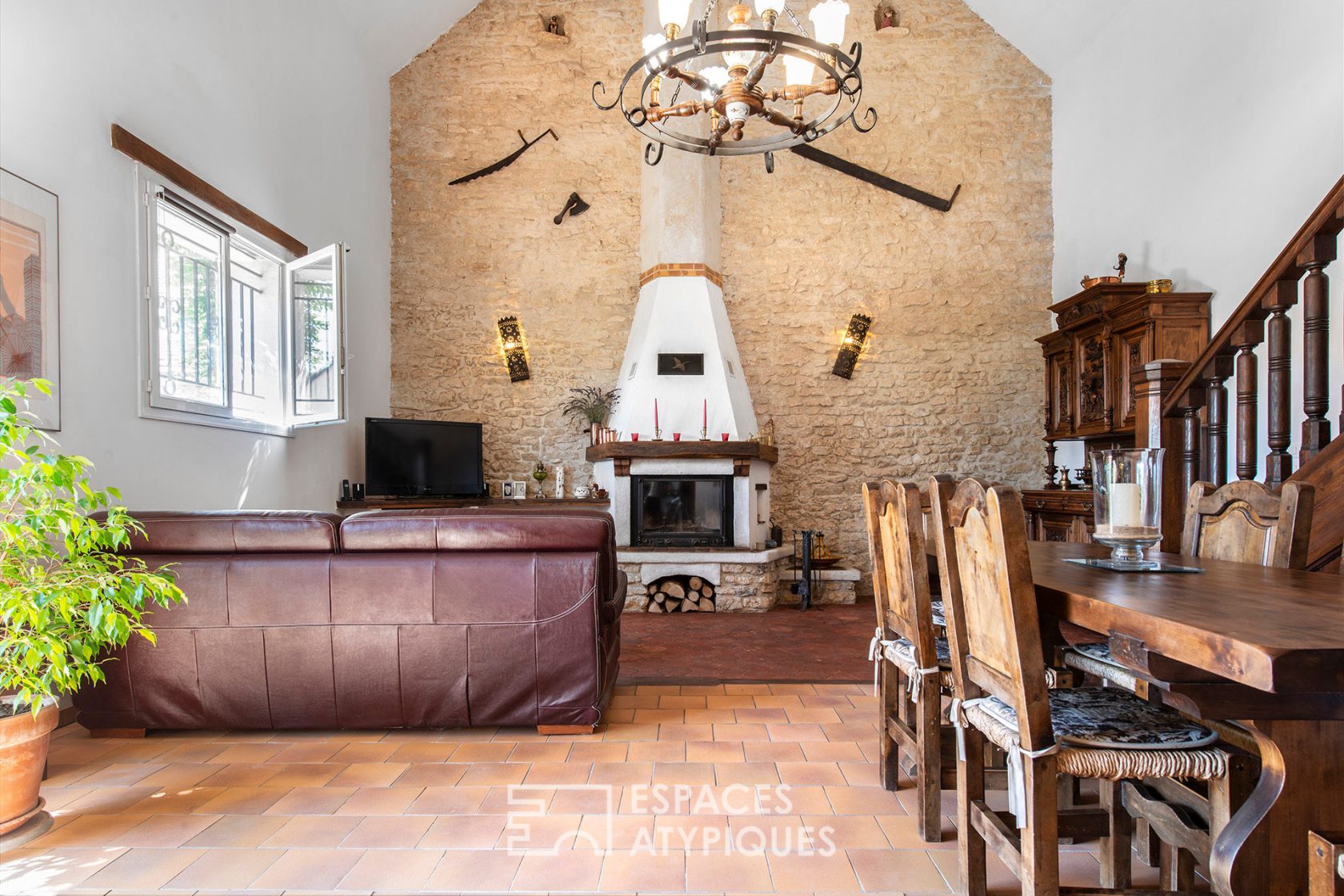 Charming longère with outbuilding