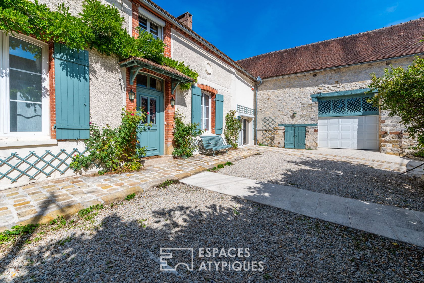 Charming renovated house with swimming pool