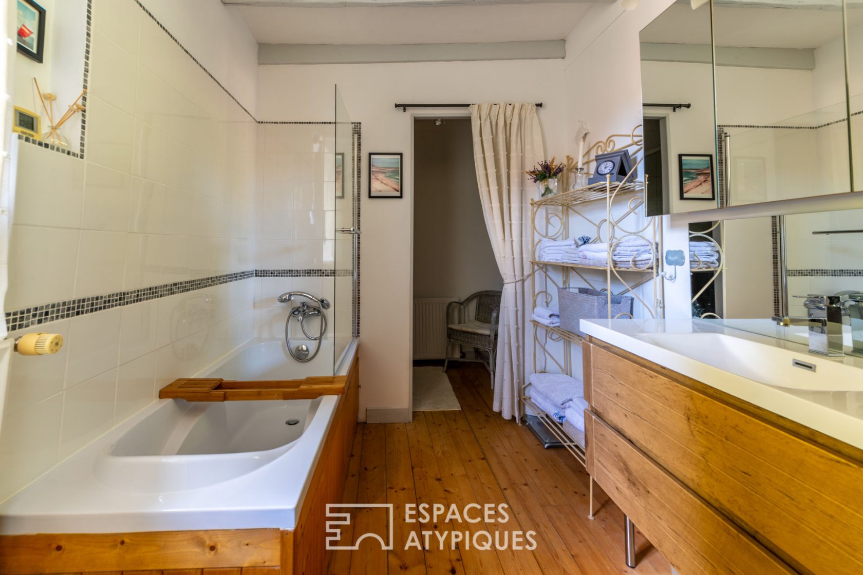 Charming renovated house with swimming pool