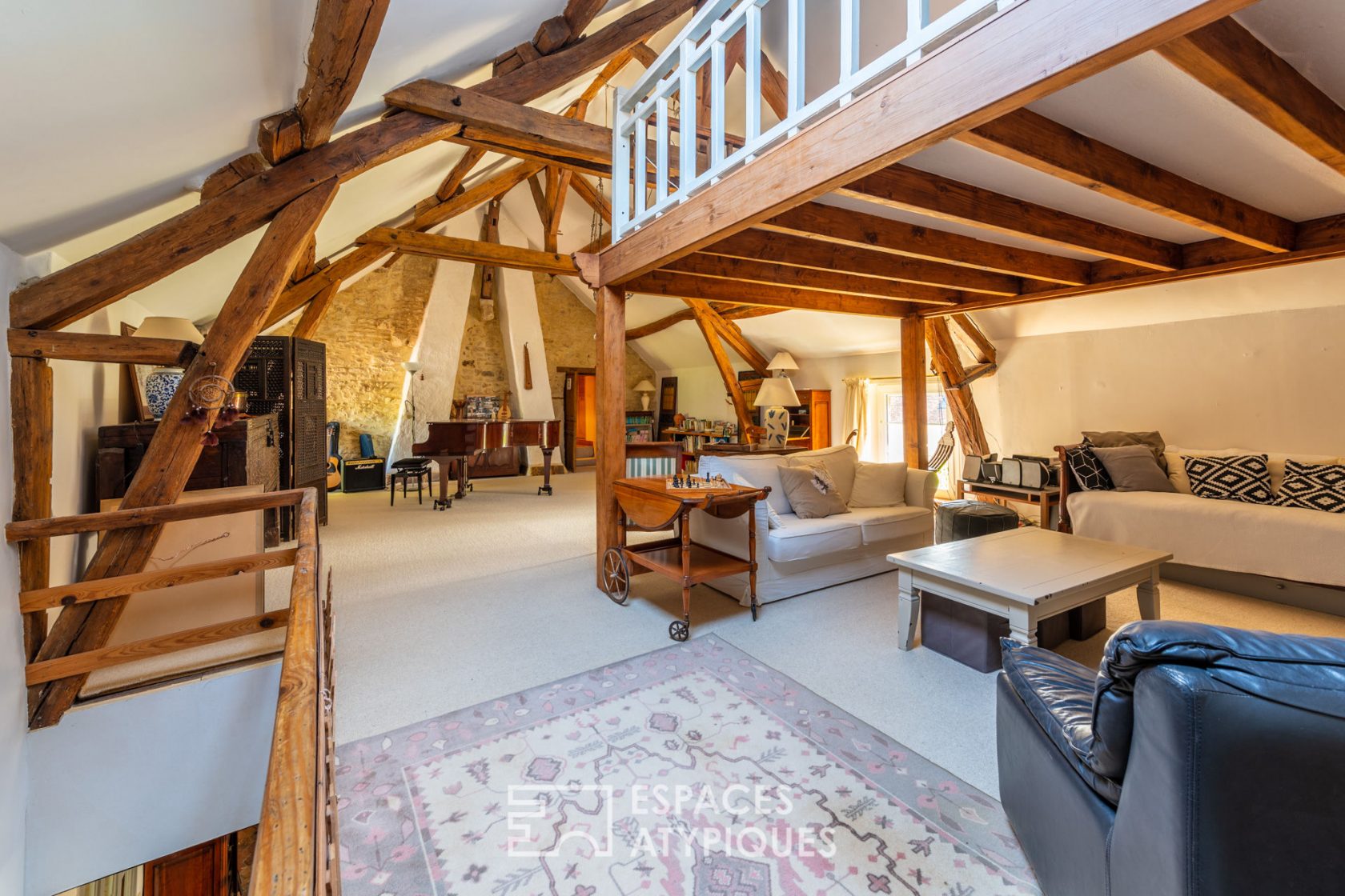 Charming renovated house with swimming pool
