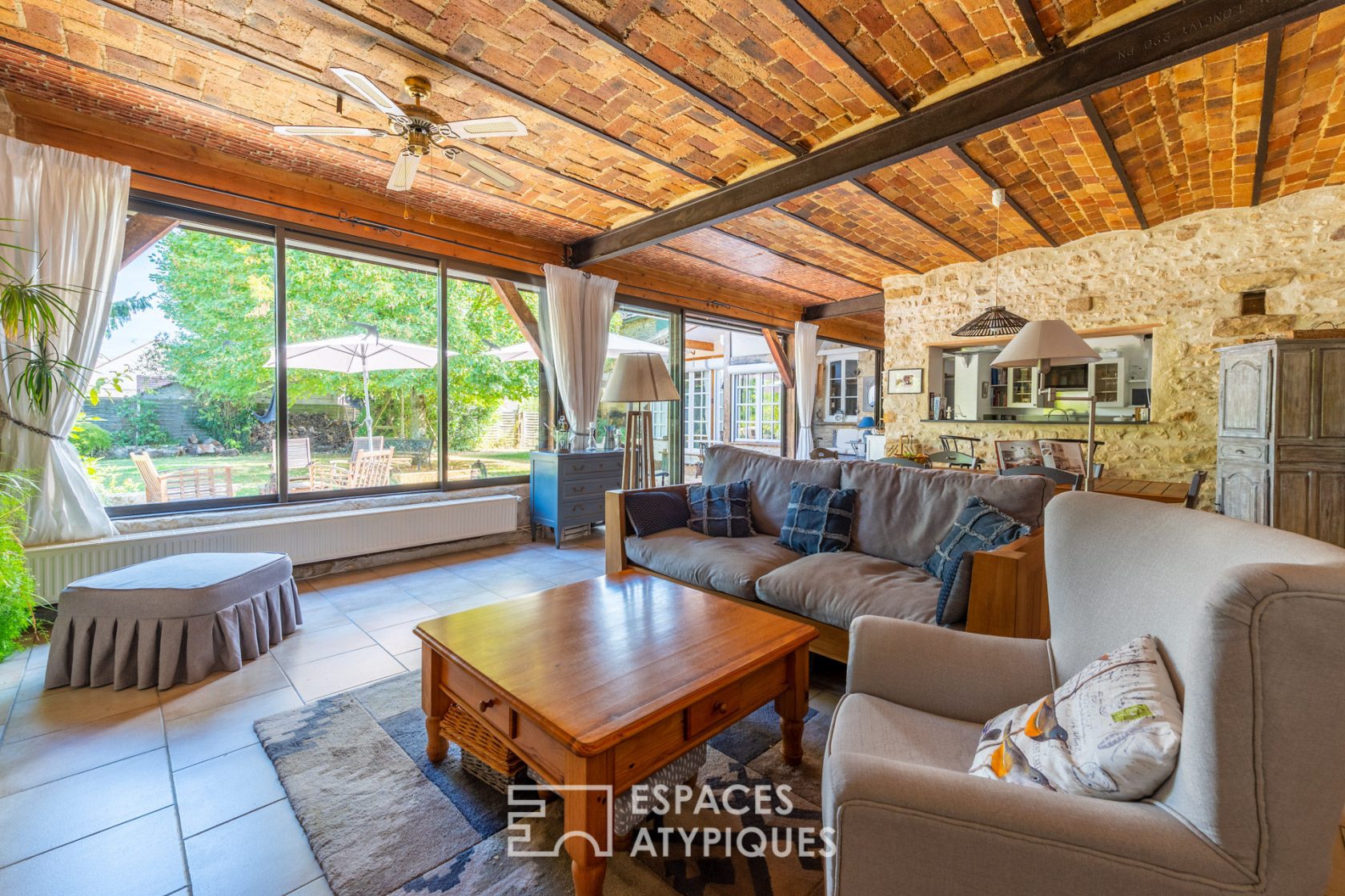 Charming renovated house with swimming pool