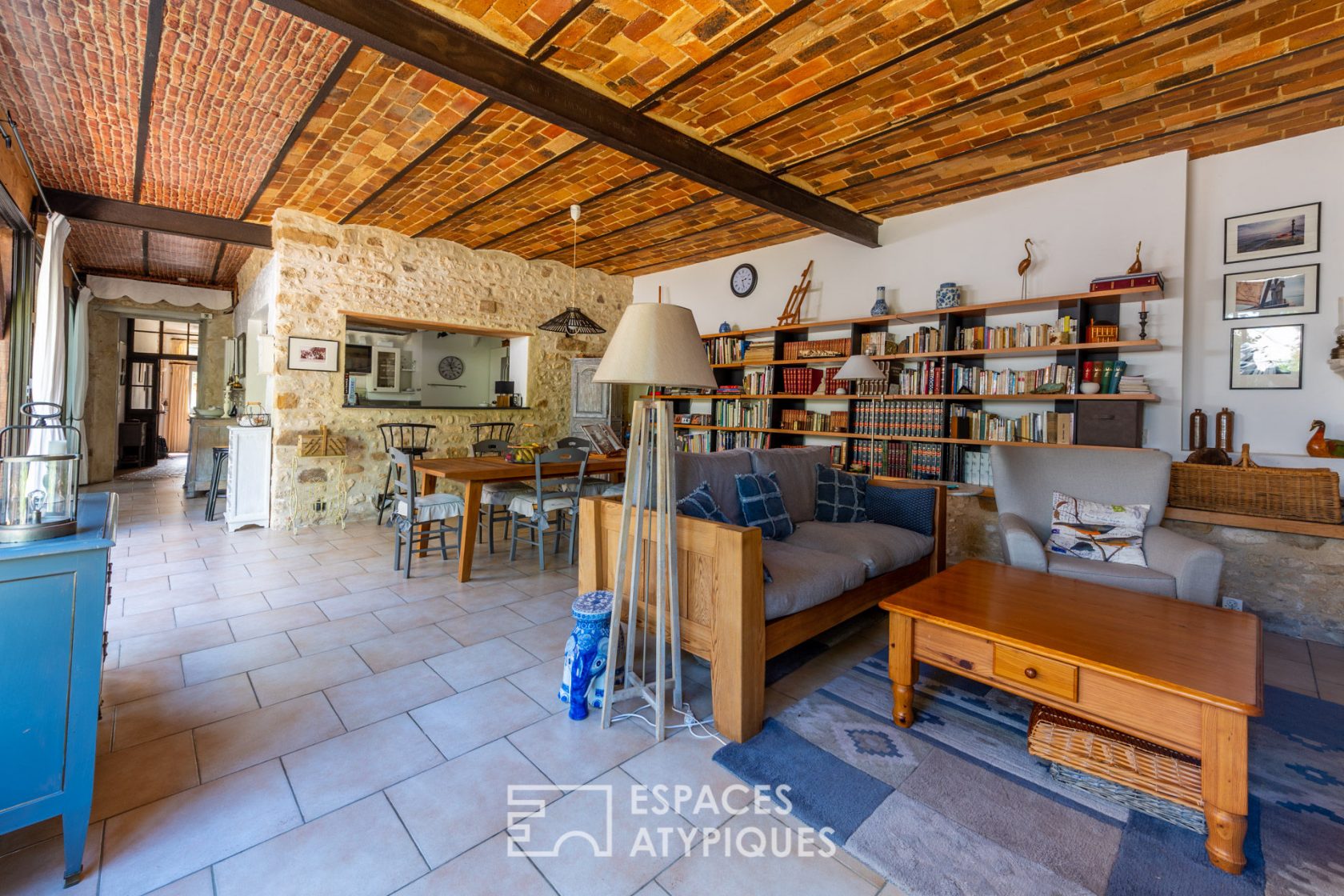 Charming renovated house with swimming pool