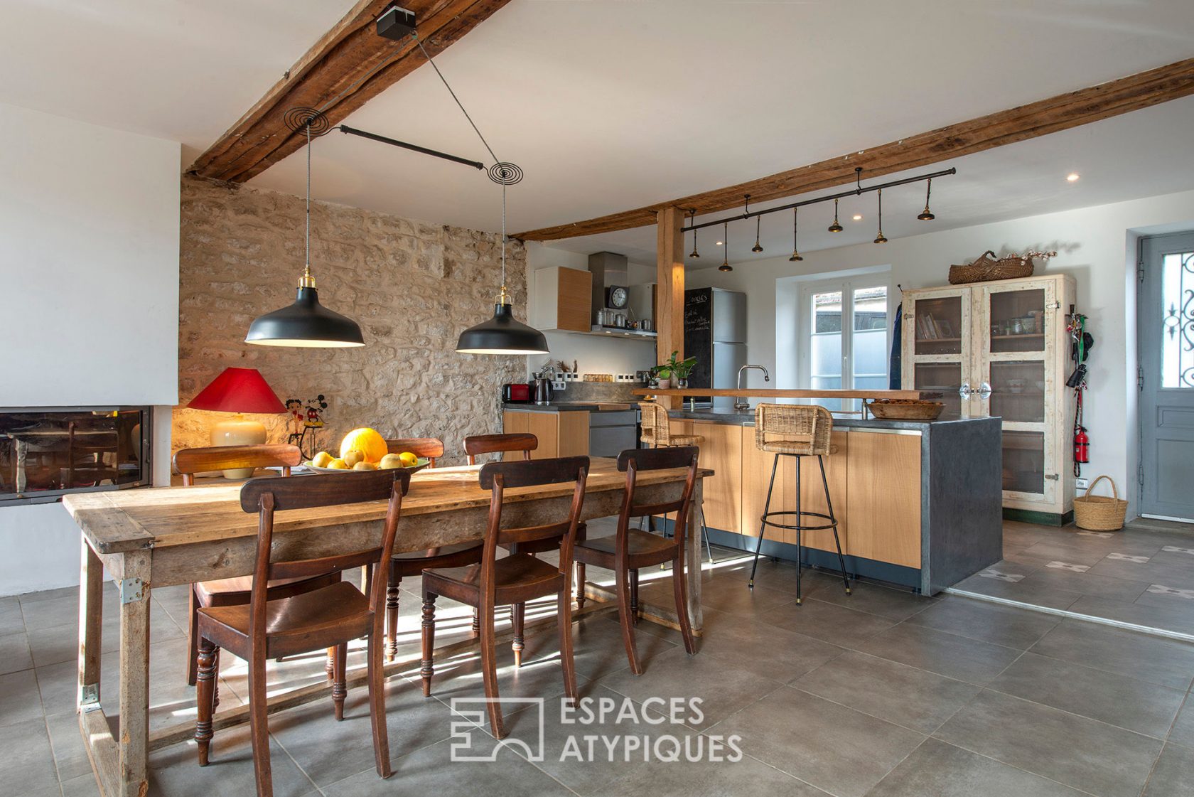 Maison de ville rénovée avec jardin et vue panoramique