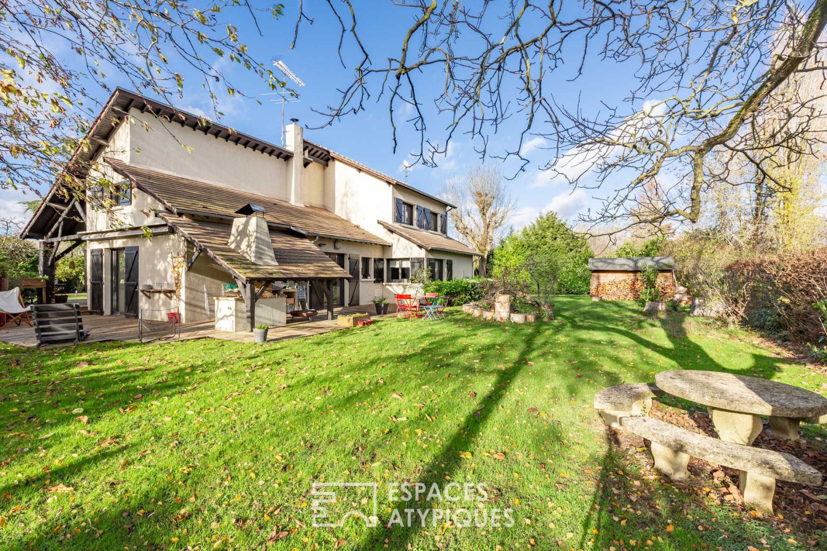 Contemporary house with garden