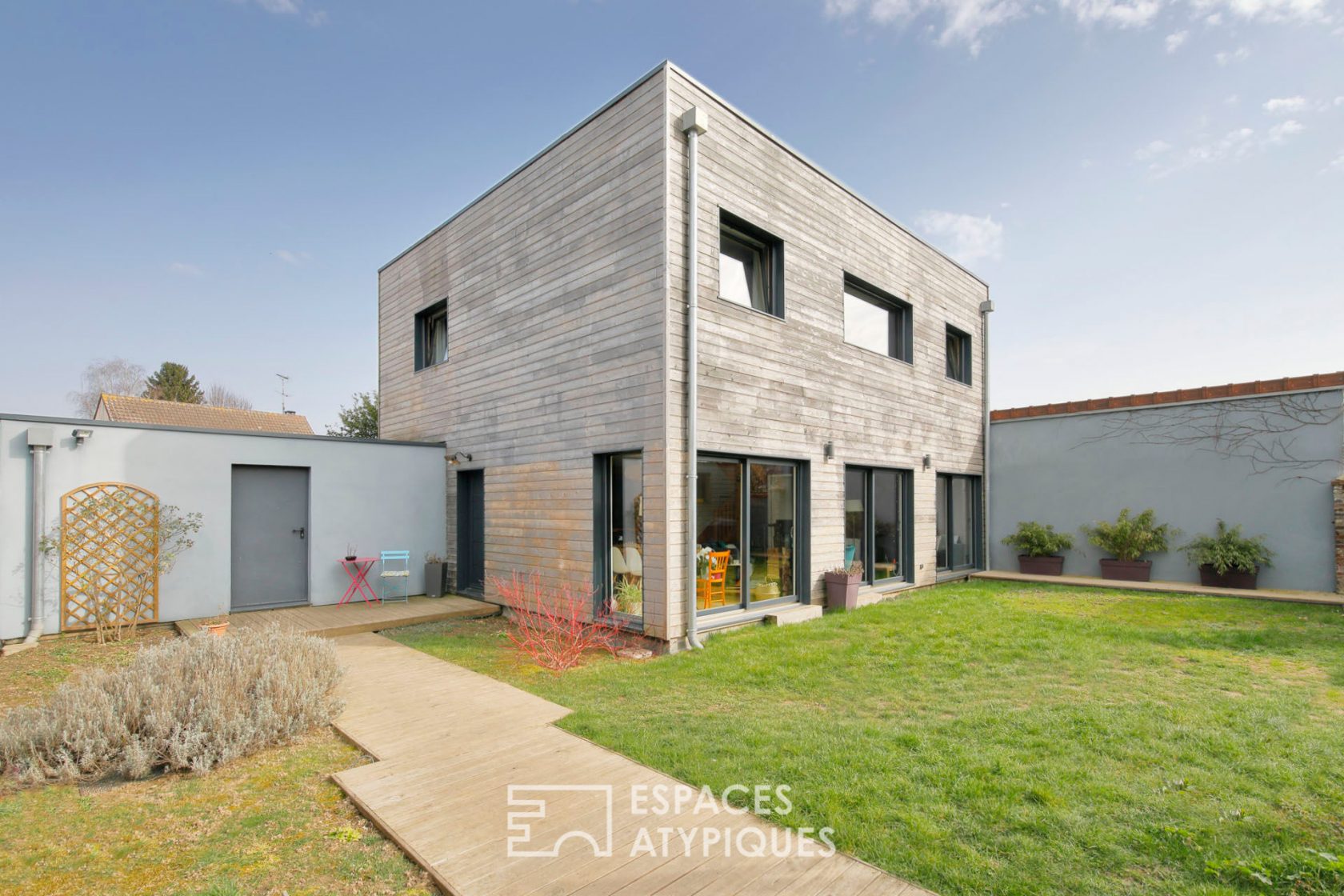 Contemporary house with garden