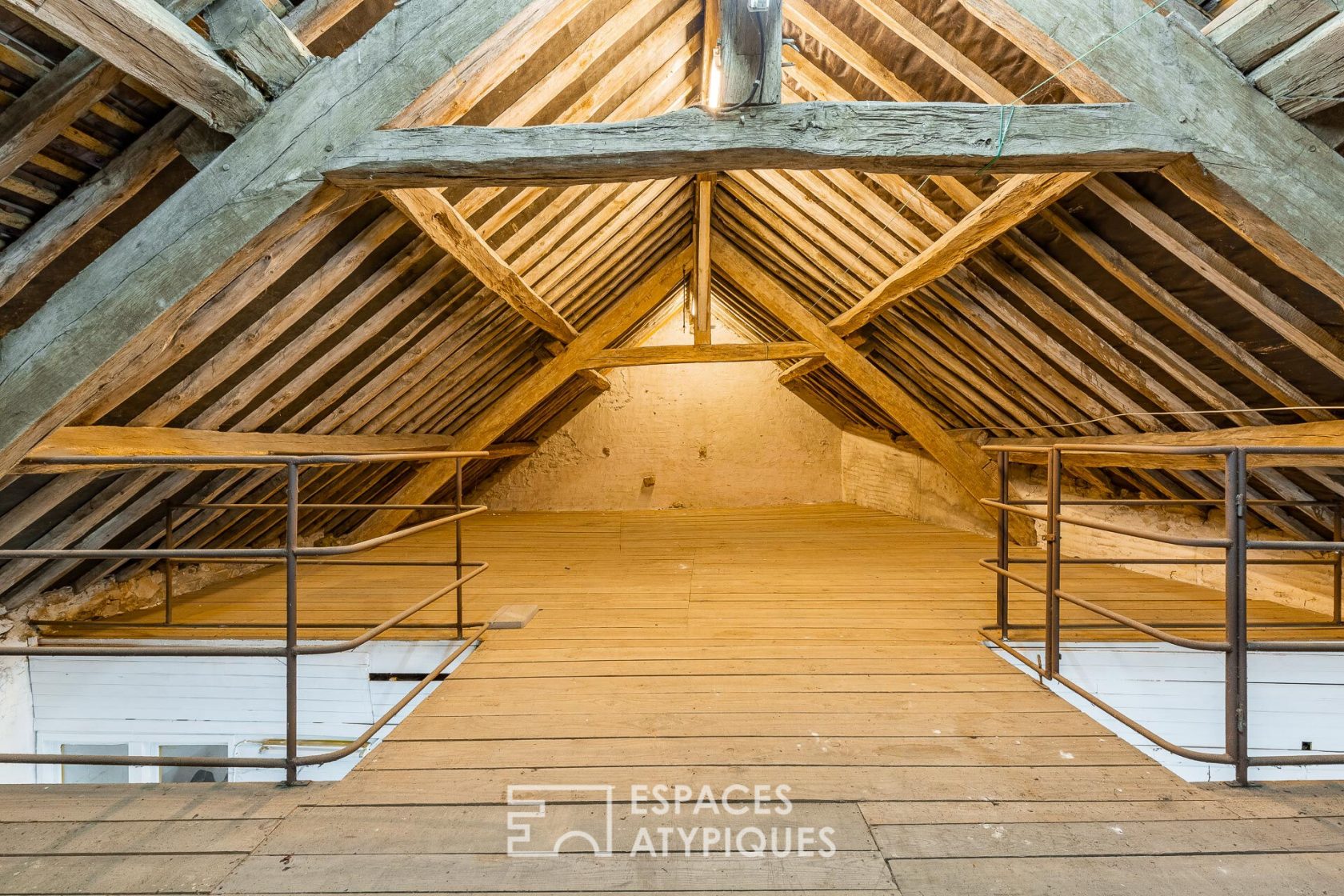 Charmant corps de ferme avec atelier