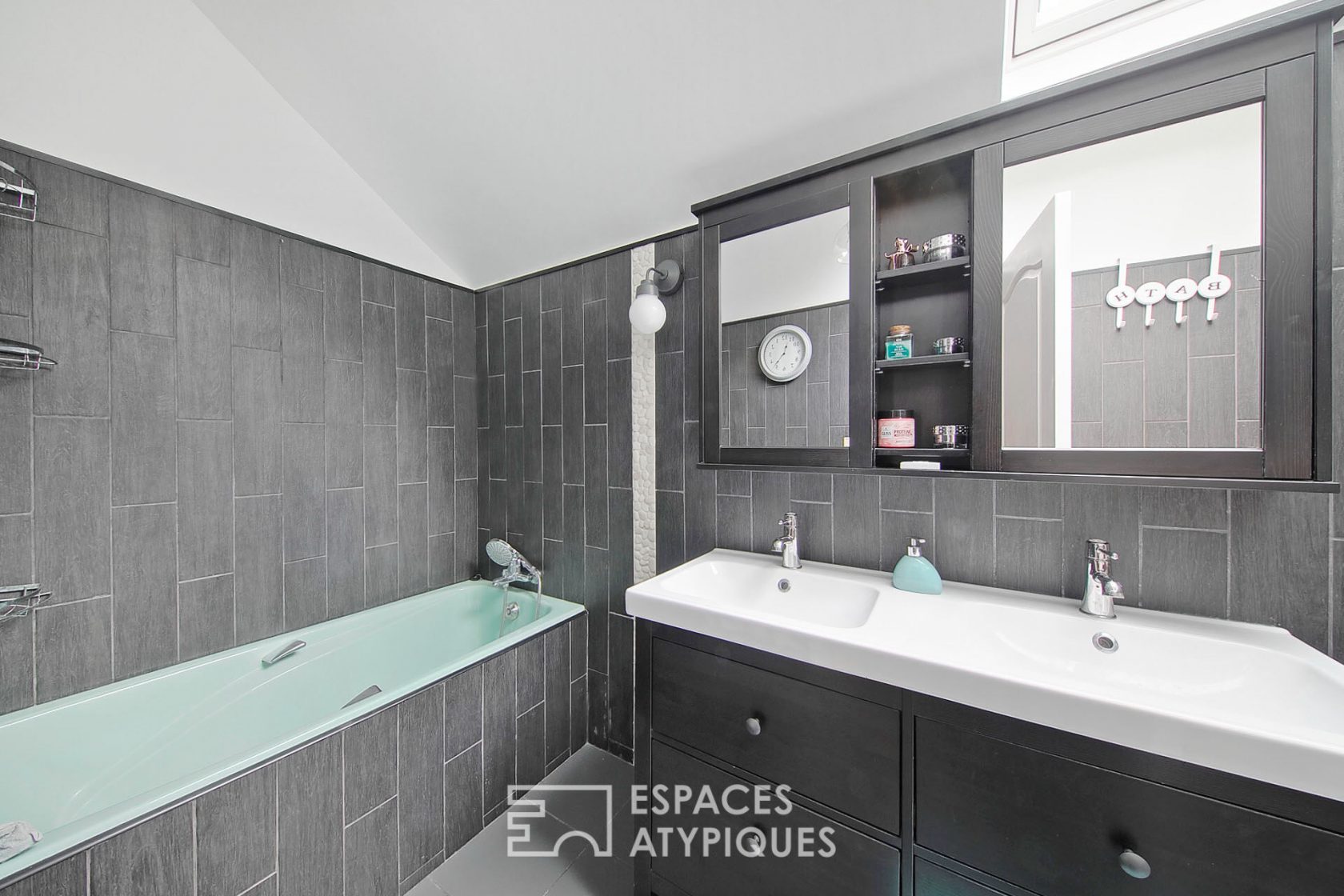 Maison familiale avec jardin et piscine