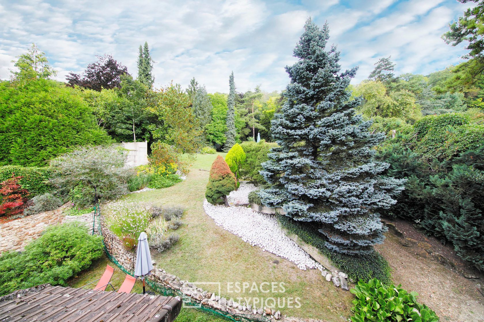 Maison familiale avec jardin et piscine
