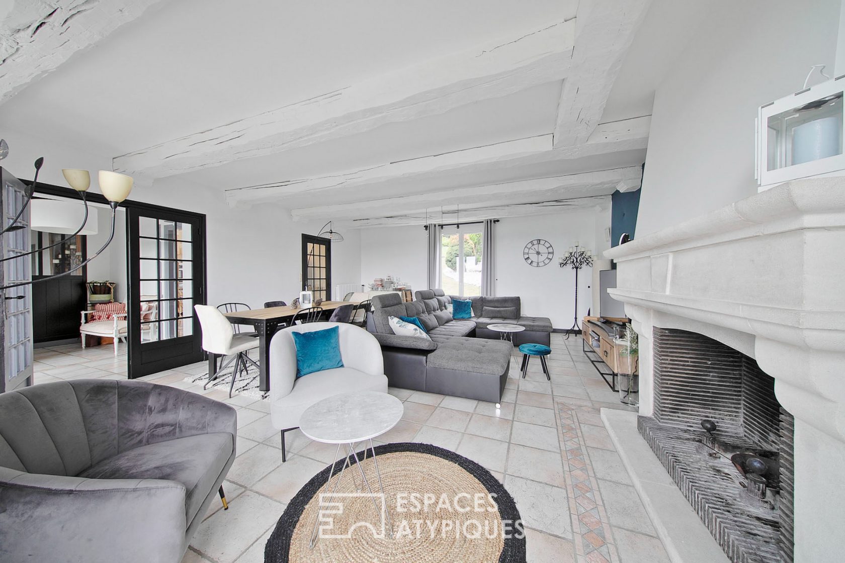 Maison familiale avec jardin et piscine