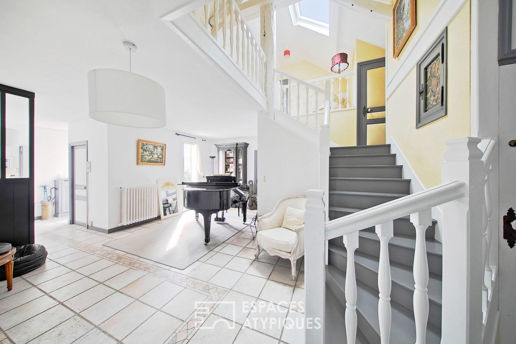 Maison familiale avec jardin et piscine