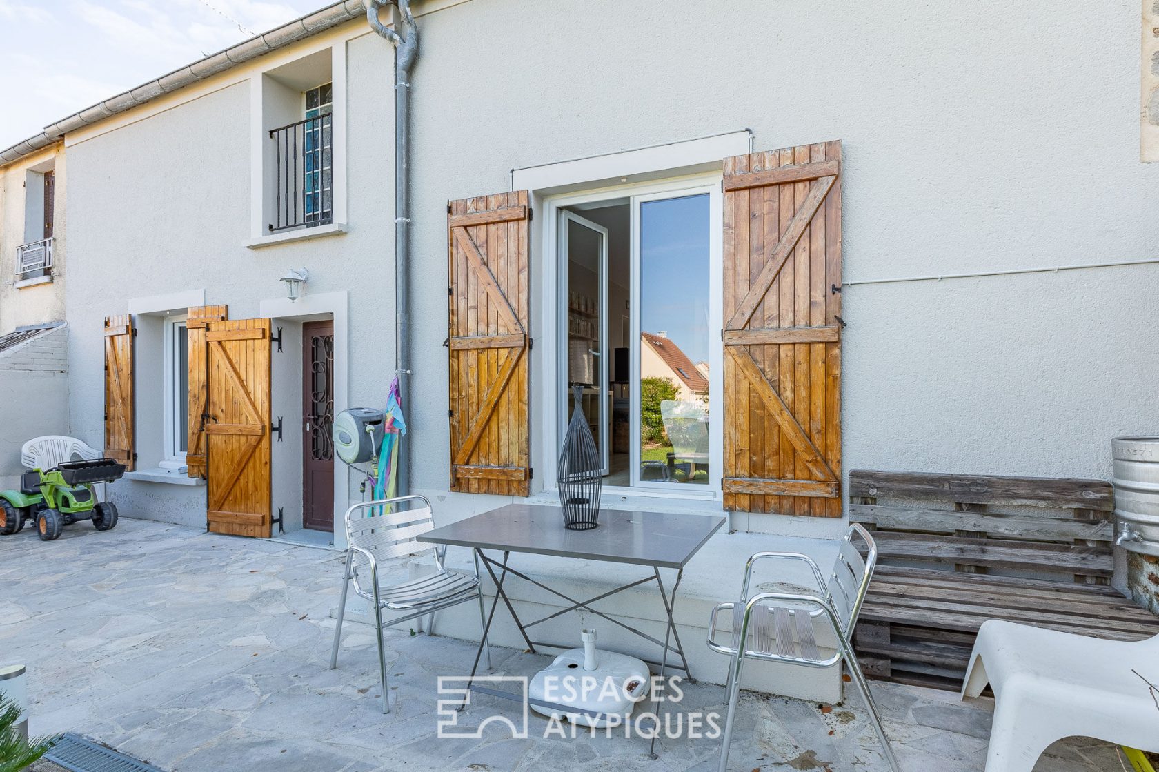 Renovated townhouse with garden