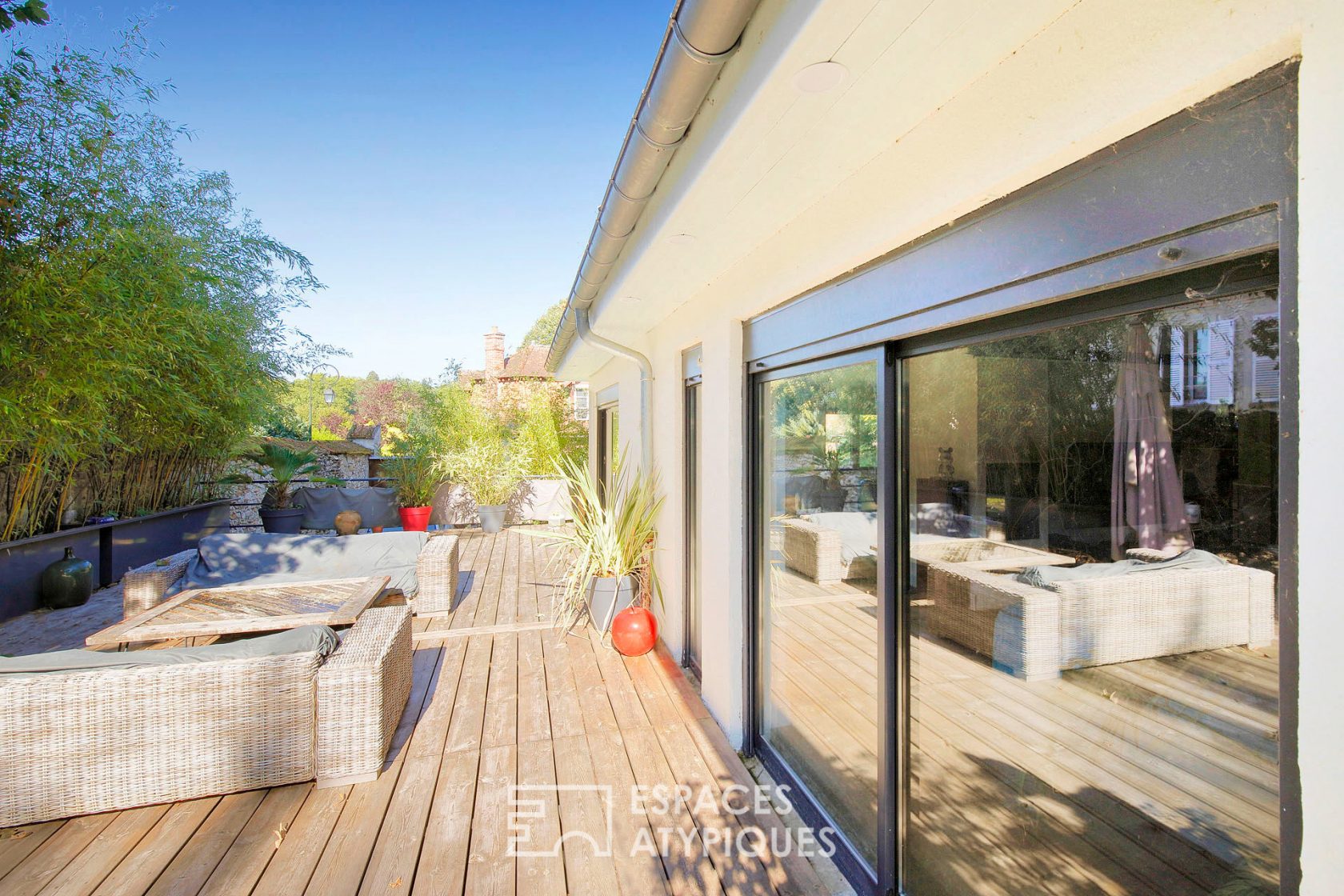 Maison contemporaine avec jardin
