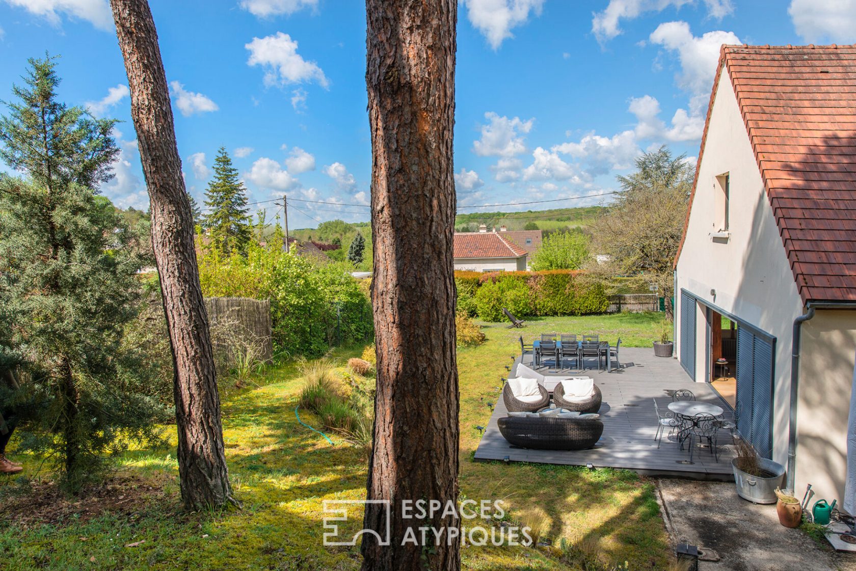 Maison contemporaine en lisière de forêt