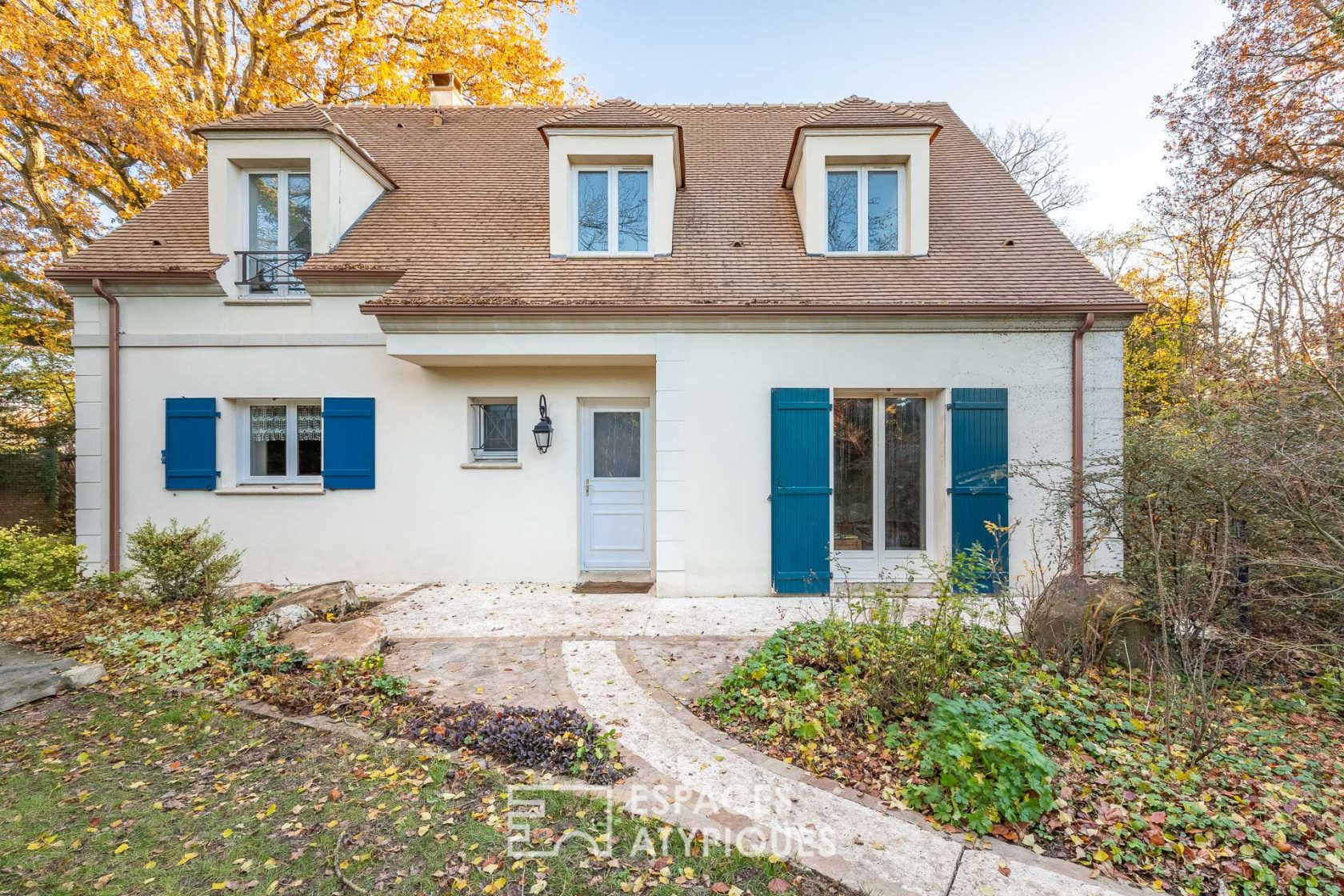 Townhouse with landscaped garden