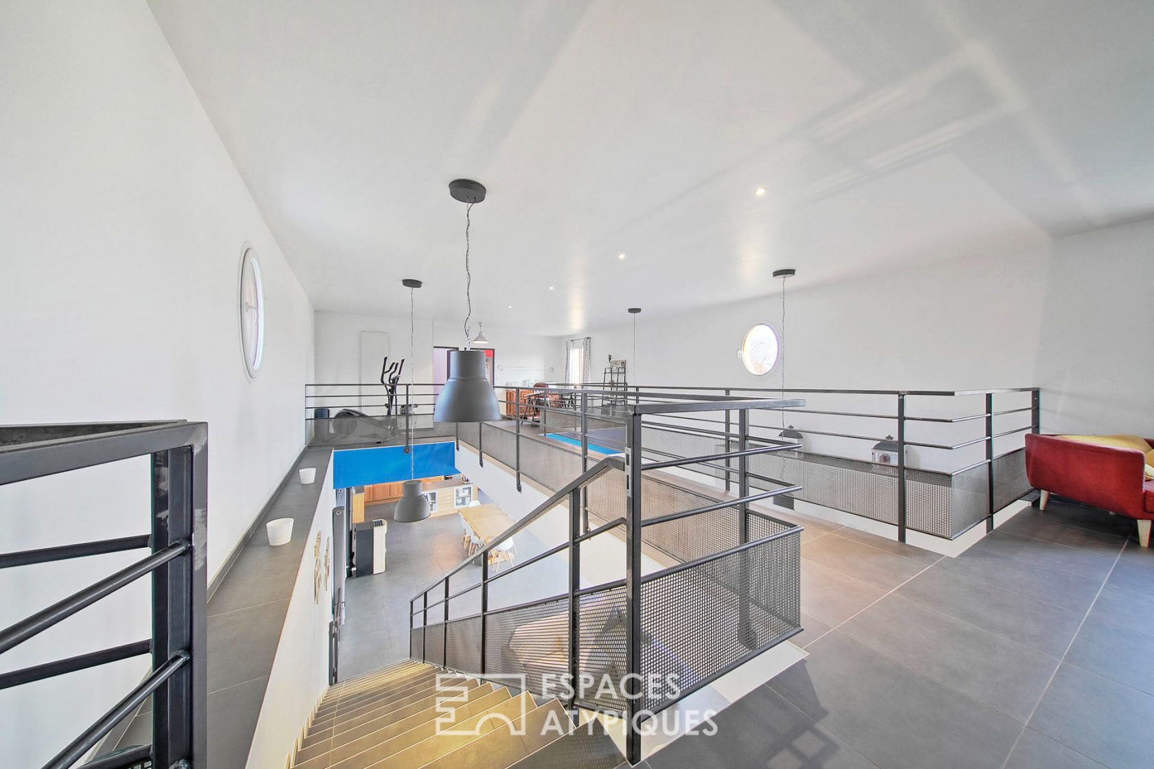 Authentic farmhouse revisited for a contemporary style