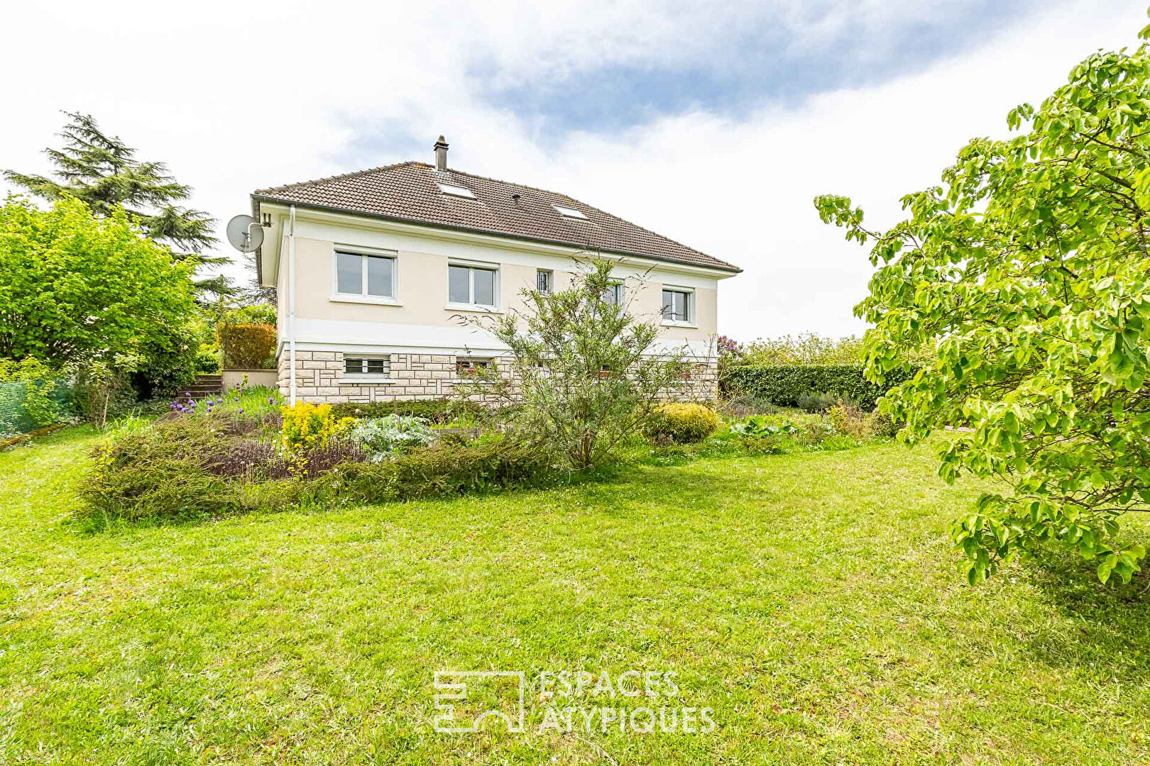 70s house with garden