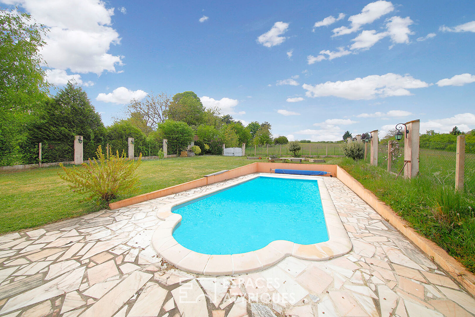 Charming contemporary farmhouse with artist studios and swimming pool