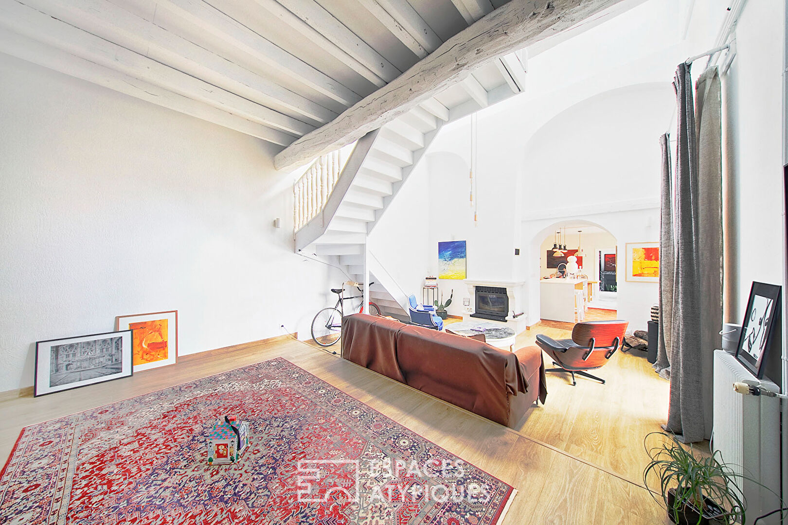 Charming contemporary farmhouse with artist studios and swimming pool
