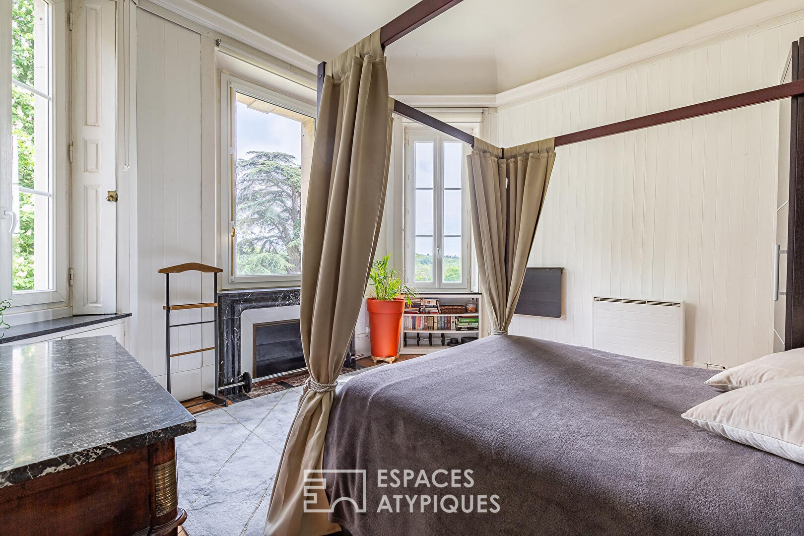 Appartement dans un château avec parc