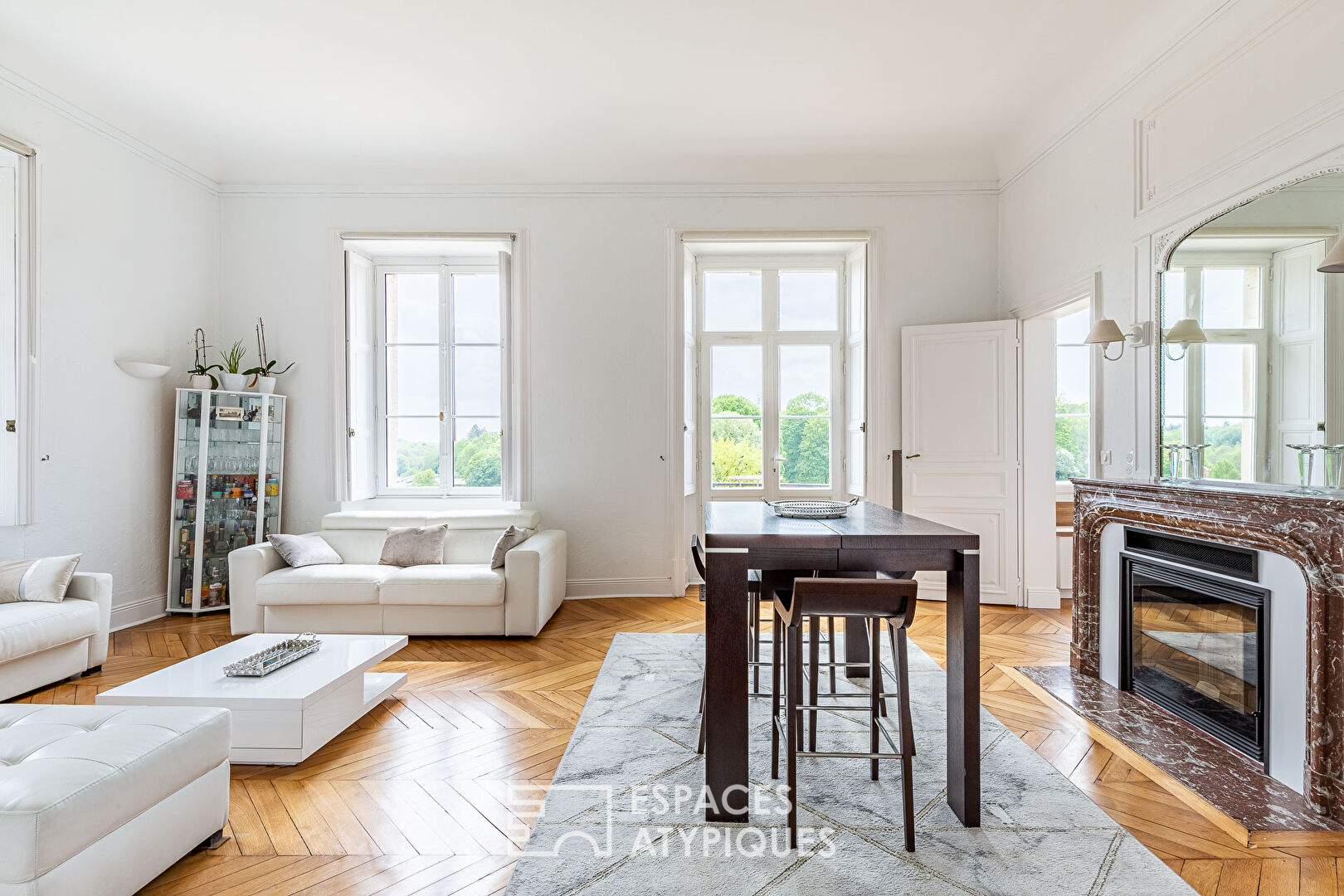 Appartement dans un château avec parc