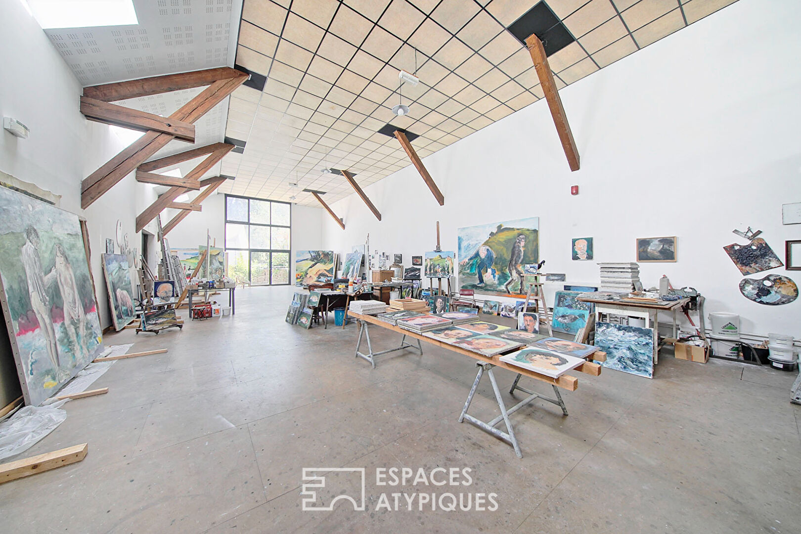 Loft-style house with artist studios and garden
