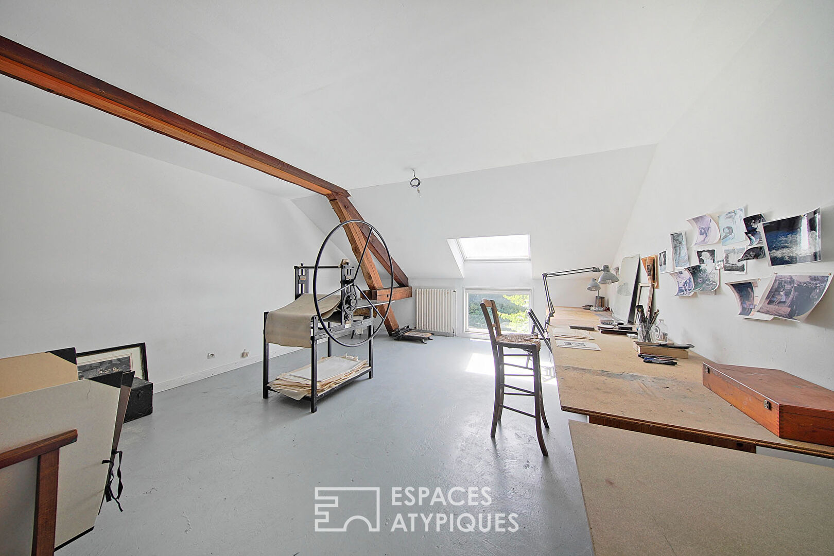 Loft-style house with artist studios and garden