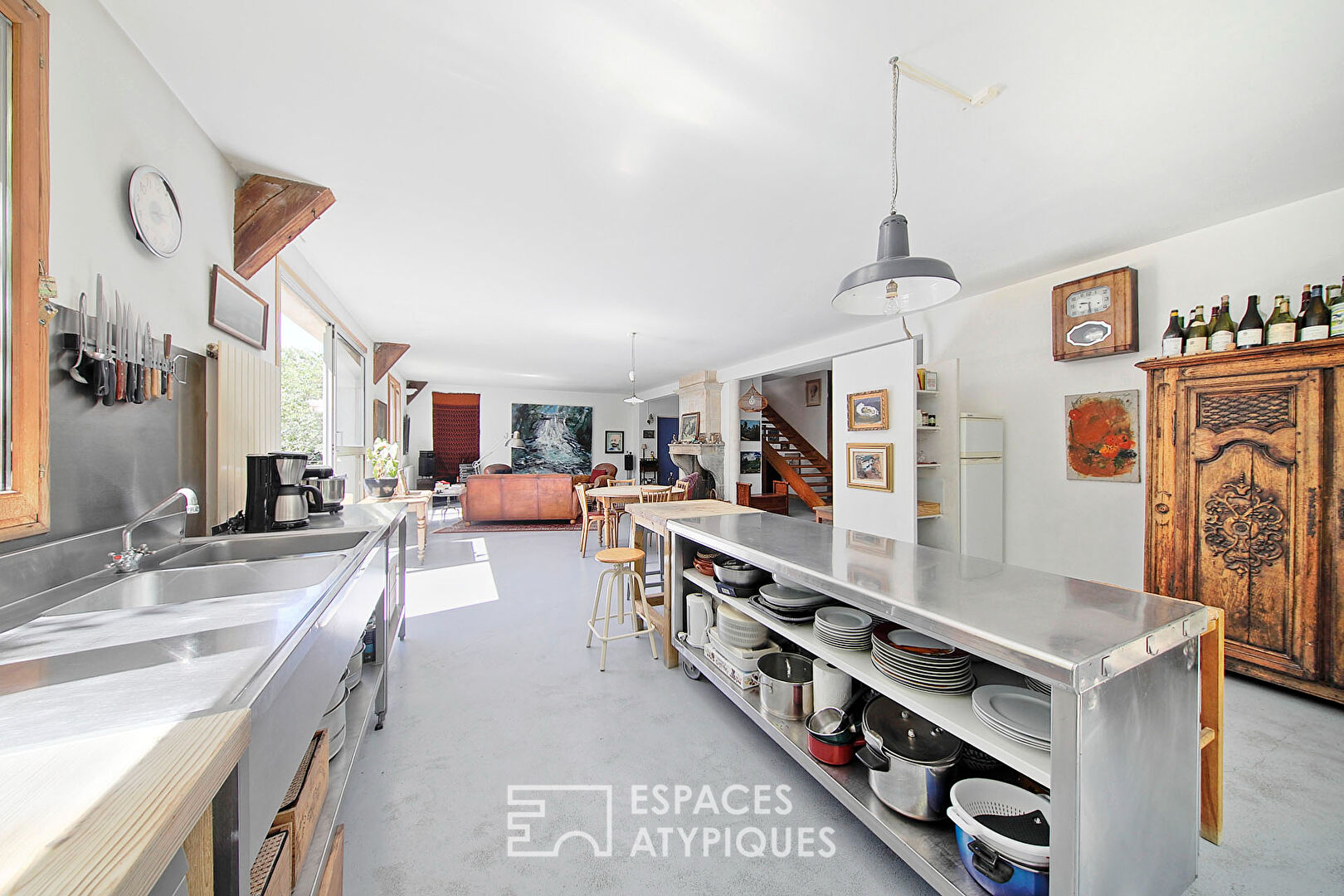 Loft-style house with artist studios and garden