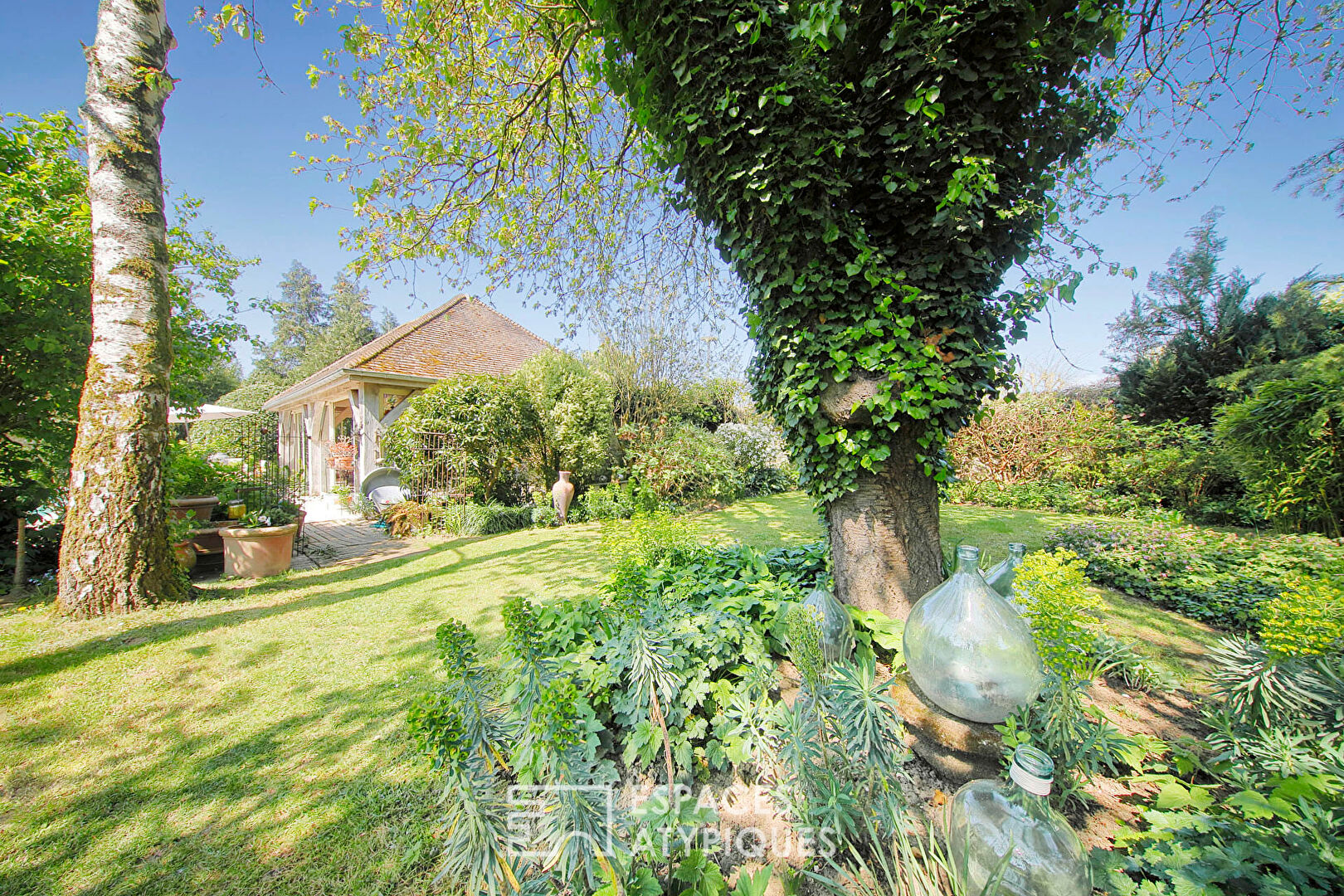 Longère de charme avec dépendance et jardin